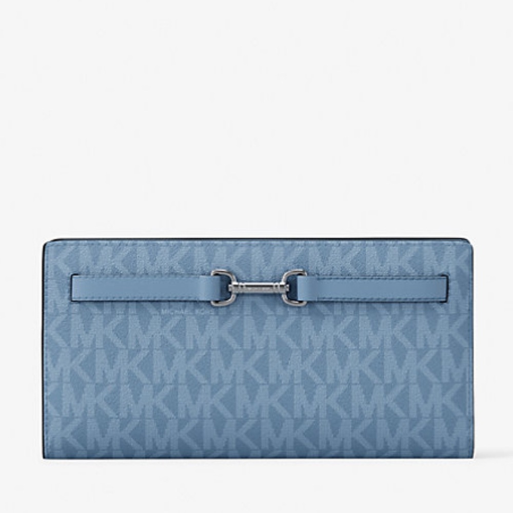 MICHAEL KORS Carson Large Signature Logo Bifold Wallet
Light Sky
NWT - Picture 1 of 16